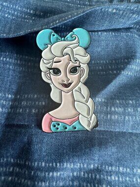 ELSA WDW Frozen Enamel Backpack lapel Pin NEW